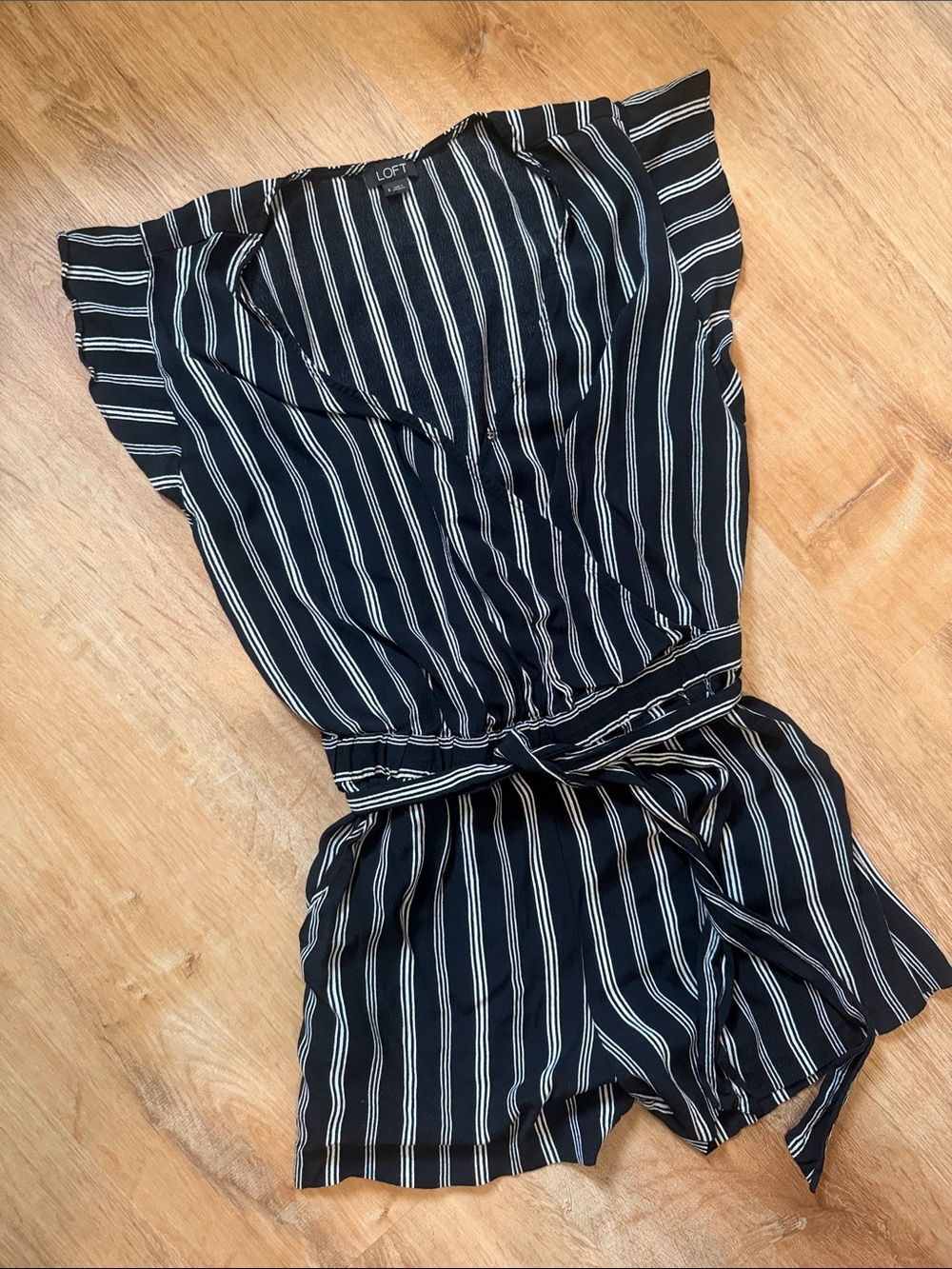 *NWOT* LOFT Black & White Striped Tie-Waist Romper Women’s Small